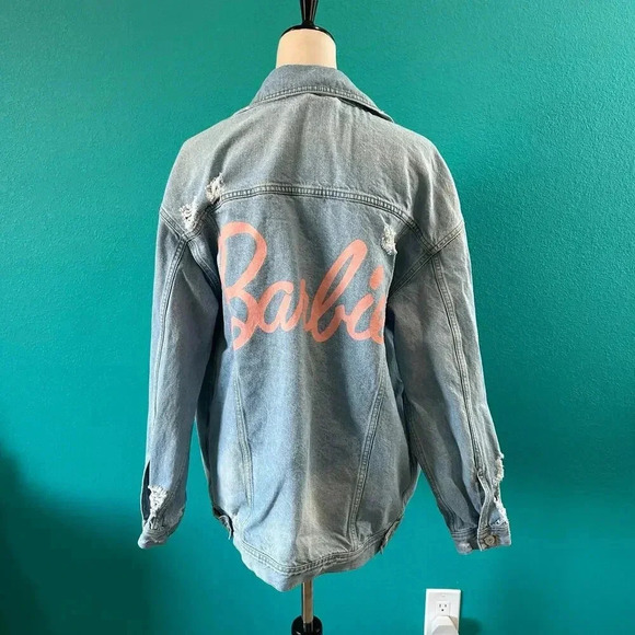 Barbie X Missguided Oversized Blue Acid Wash Denim Jacket Distressed Size 6 - Picture 6 of 10
